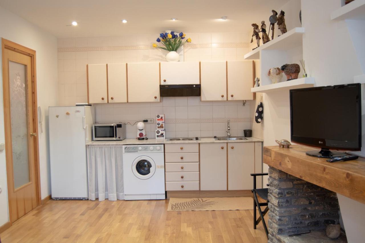 Apartamento Centrico con Parking Rialp Exterior foto